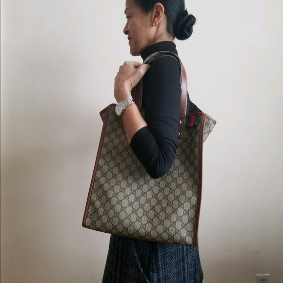 Gucci Signature Logo Web Loop Tote - Picture 2 of 8